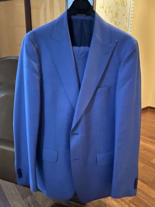 Костюмы. Размер 48-50.