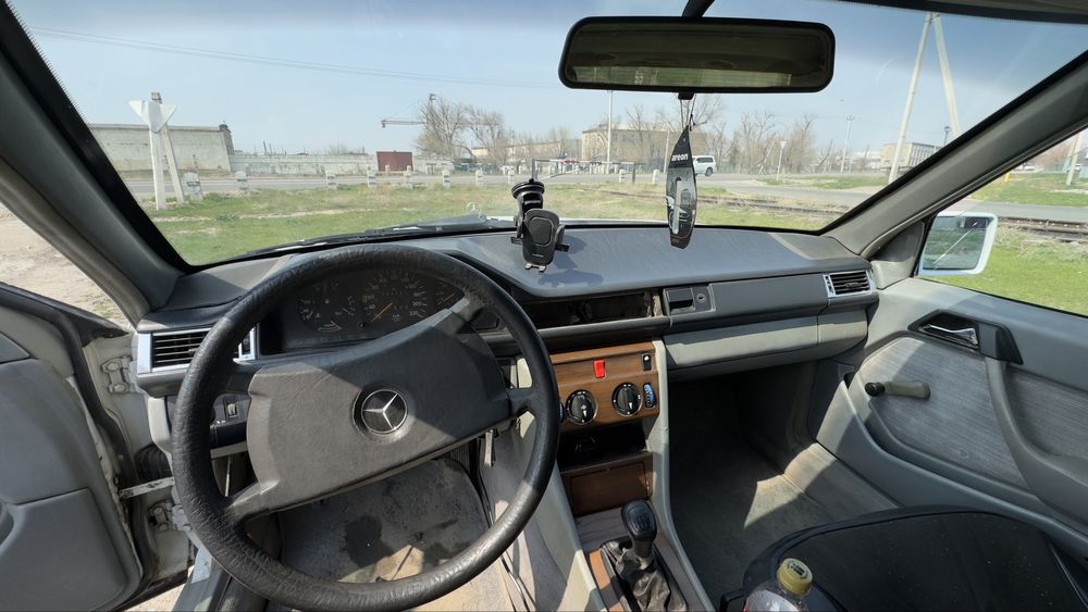 Mersedes w124 2.3 5ст