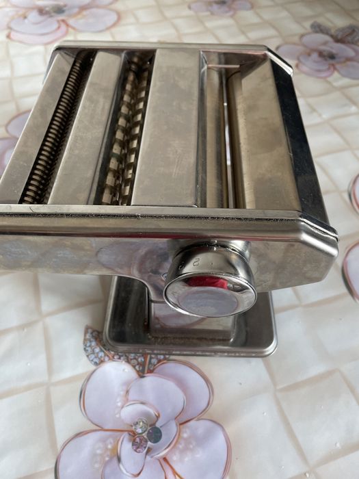 Продаёться лапшарезка