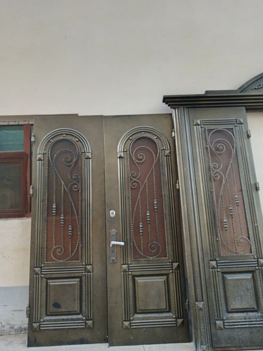 Сатылымда  бу есік  сапасы  жақсы