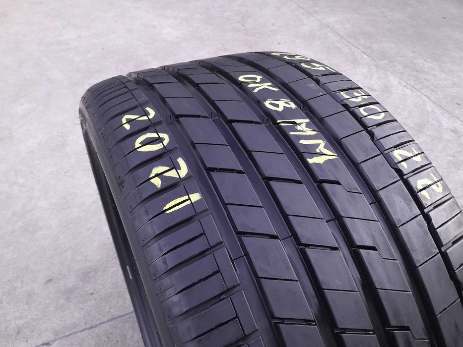 O anvelopa de vara 295 30 22 hankook ventus S1 evo 3 suv cu 8 mm