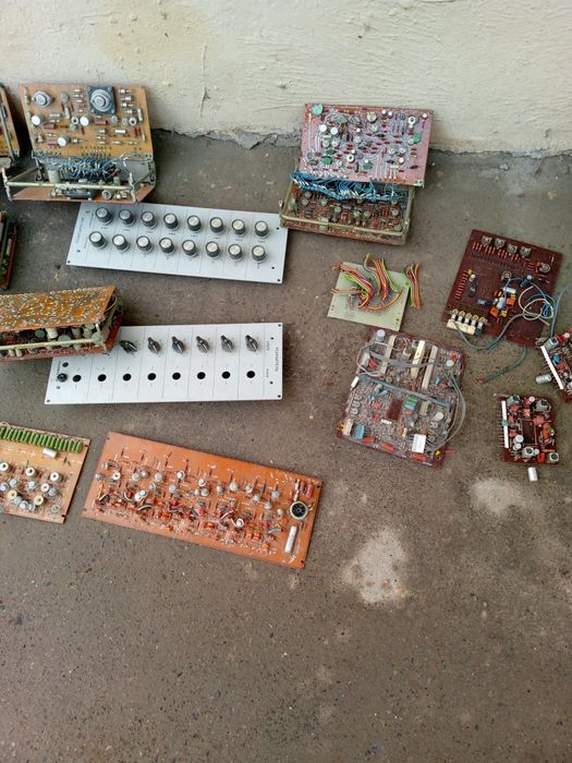 Радио-тел запчасти для продажи