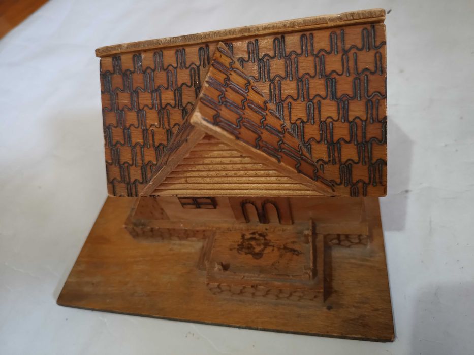 Macheta casa tradiționala deosebita veche peste 50 ani/Lemn Decor