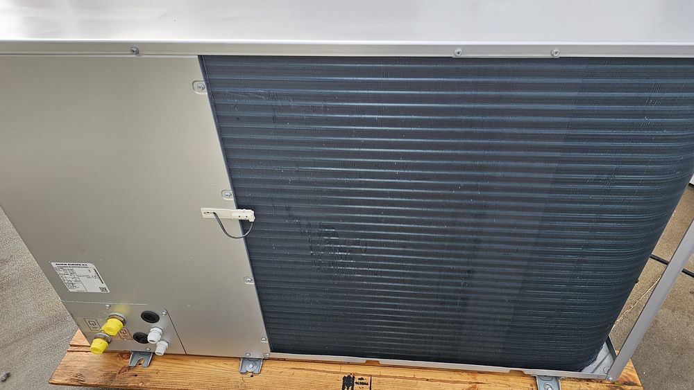Нова термопомпа Daikin Altherma  16kw EDLA16 трифазна