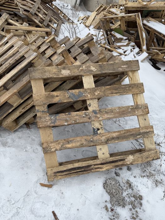 Поддоны деревянные дрова доски