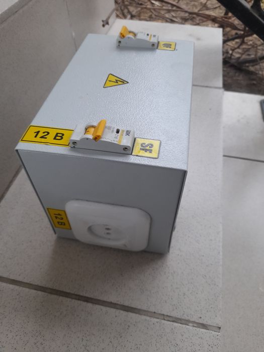 Преобразователь 220×12v