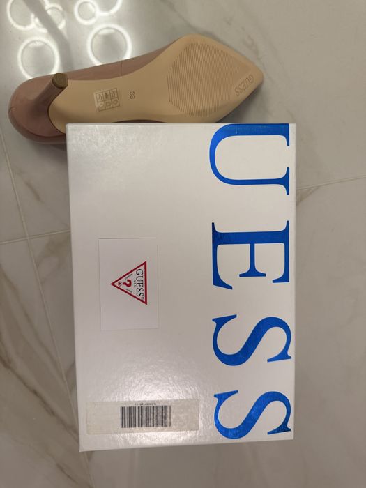 Pantofi nude lac Guess noi