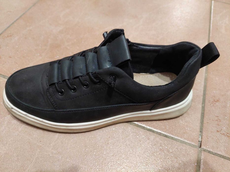 Продам обувь б/у в хорошем состоянии