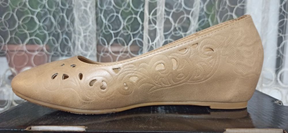 Продам туфли новые