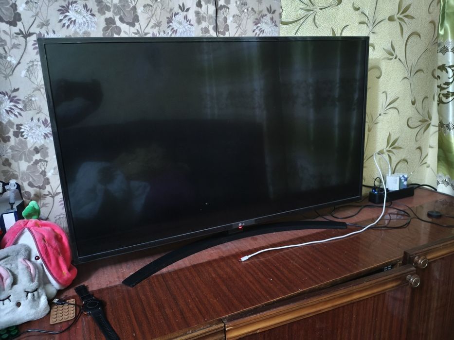 Продам телевизор smart lg (43um7450pla)