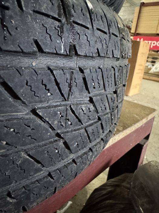 Продам шины TOYO H/T. 3 шт.