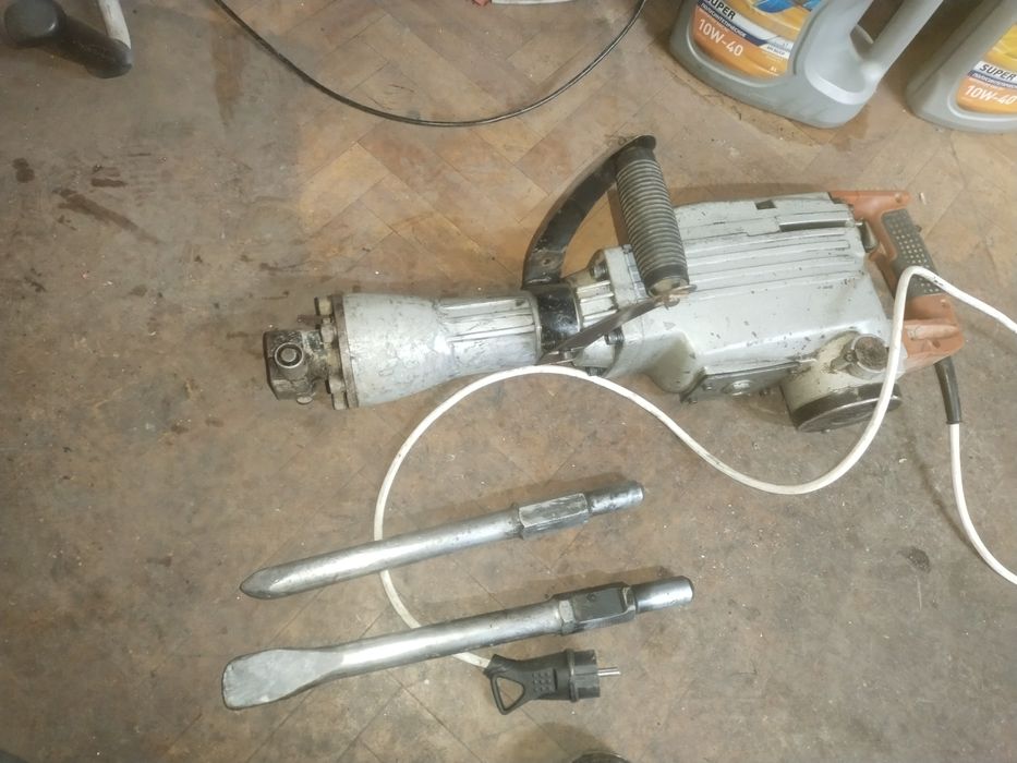 Продам отбойный молот