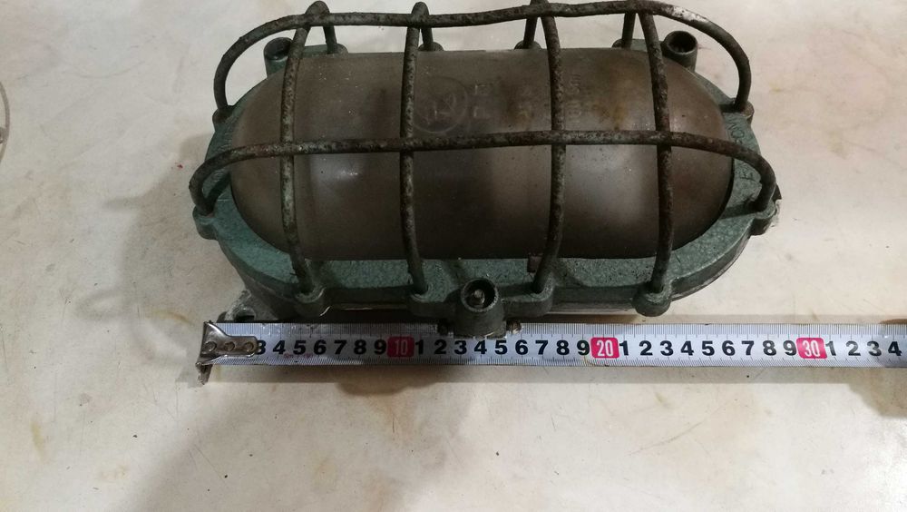 Индустриална взривозащитена лампа