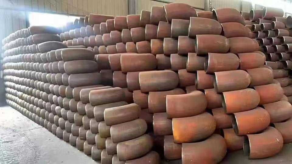 отвод стальной без шовный от ɸ57 ст.4 до ɸ1020 ст.12