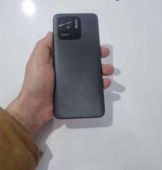 Redmi 10C ideal holat sotiladi
