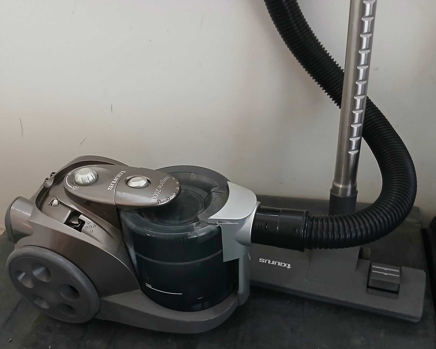 Прахосмукачка TAURUS 2000W