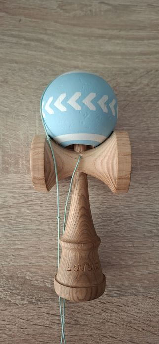Kendama lotus fly
