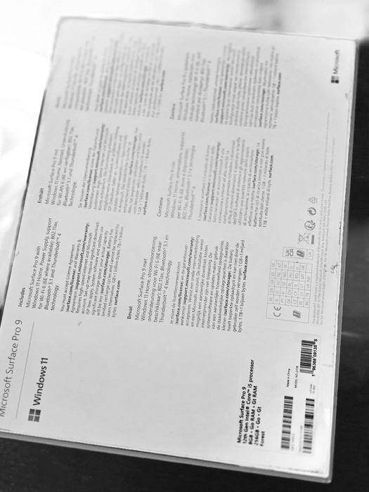 Microsoft Surface pro 9 desigilata, windows 11 preinstalat