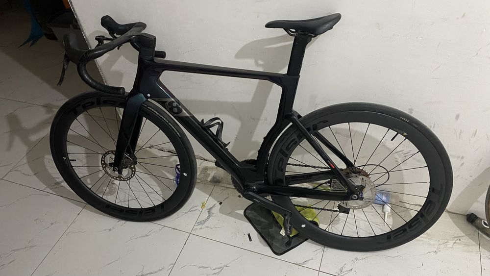 Шоссейный Велосипед  полностью КАРБОНОВЫЙ