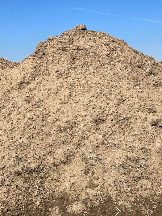 Доставка на хумус за озеленяване и градини