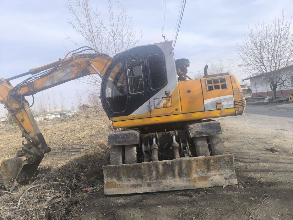 Samsung Ekskvator sotiladi, narxi 22500$