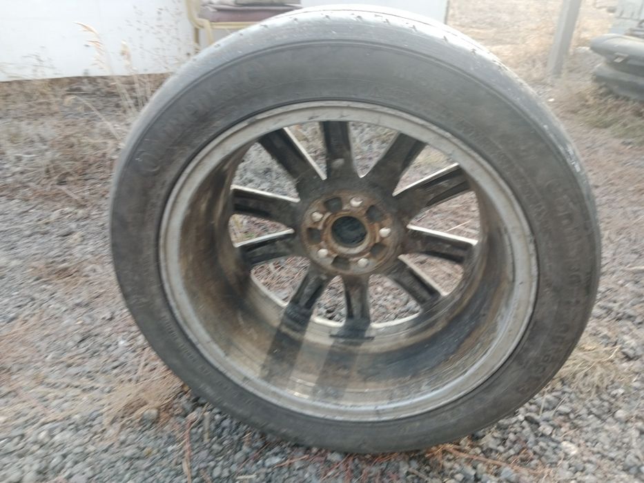Продам одно колесо с диском