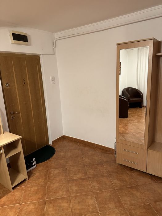 Se da in chirie pe termen lung,apartament cu 3 camere,mobilat partial