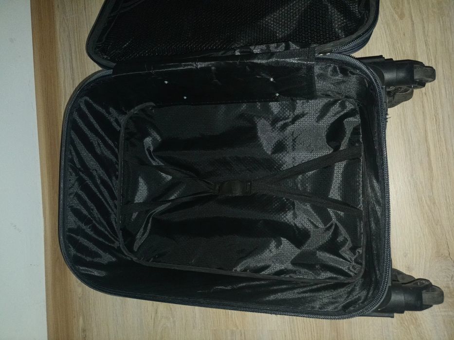 Куфар на колелца