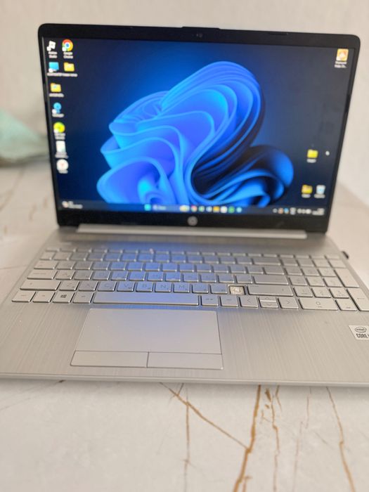 Ноутбук б/у батарея держит плохо