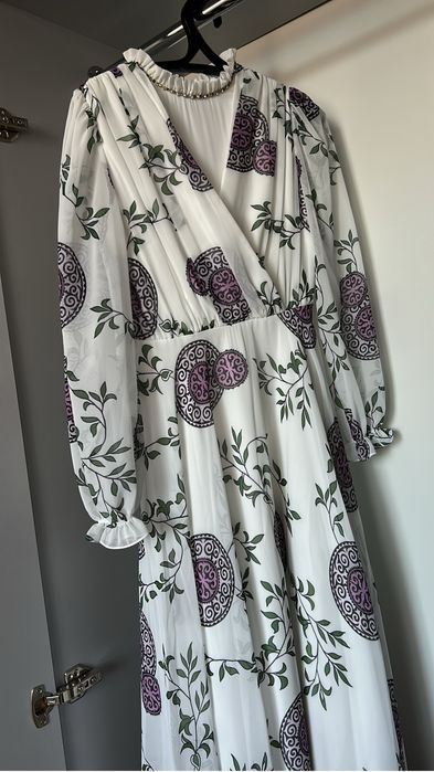 Платья срочно продам
