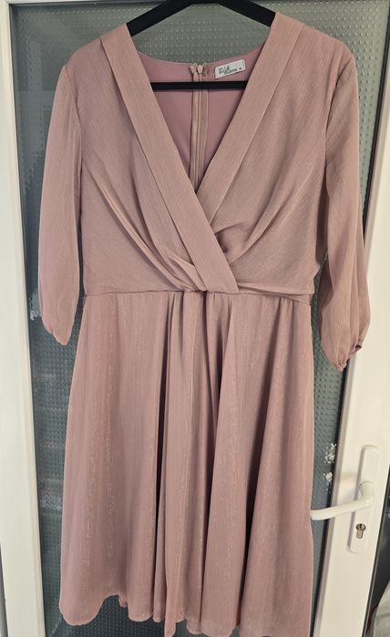 Rochie eleganta, avantajeaza siluata