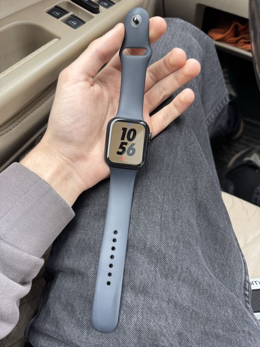 Продам apple watch se2 44мм