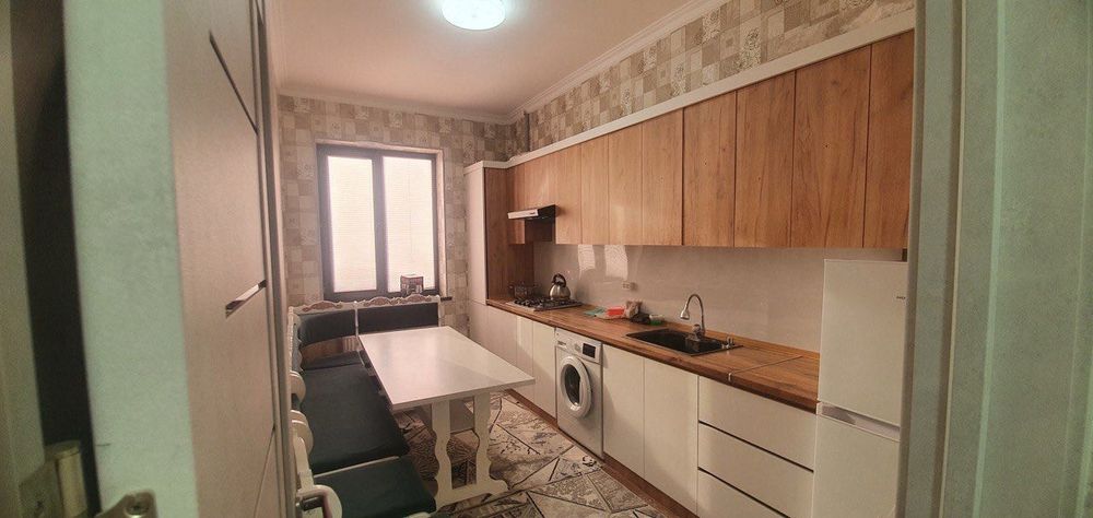 1- хонали квартира сотилади!