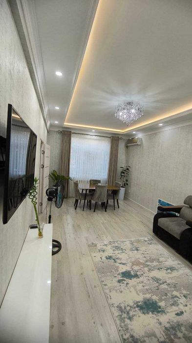 Двухэтажный коттедж недалеко от метро Куйлюк