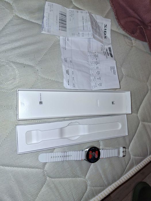 Samsung Galaxy Watch 7 with LTE