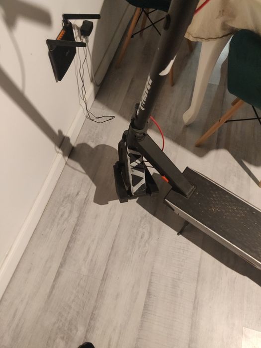 Vând trotineta electrica 25 km autonomie:40 km