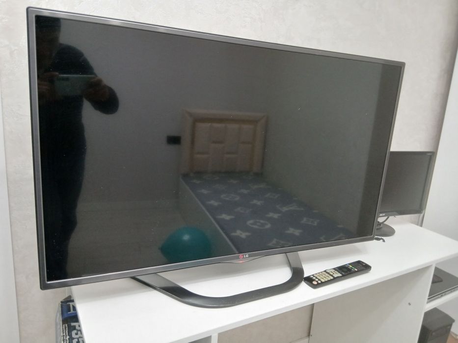 Телевизор LG в очень хорошем состоянии