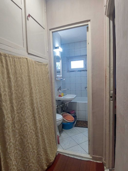 Apartament 3 camere et. 4 50mp² zona 22 decembrie/dorobantilor