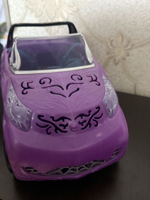 Monster High Scarisienne convertible car