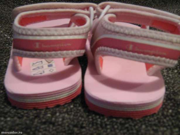 Sandale Champion 24 (int.16,5cm), 31 (19,5cm), noi