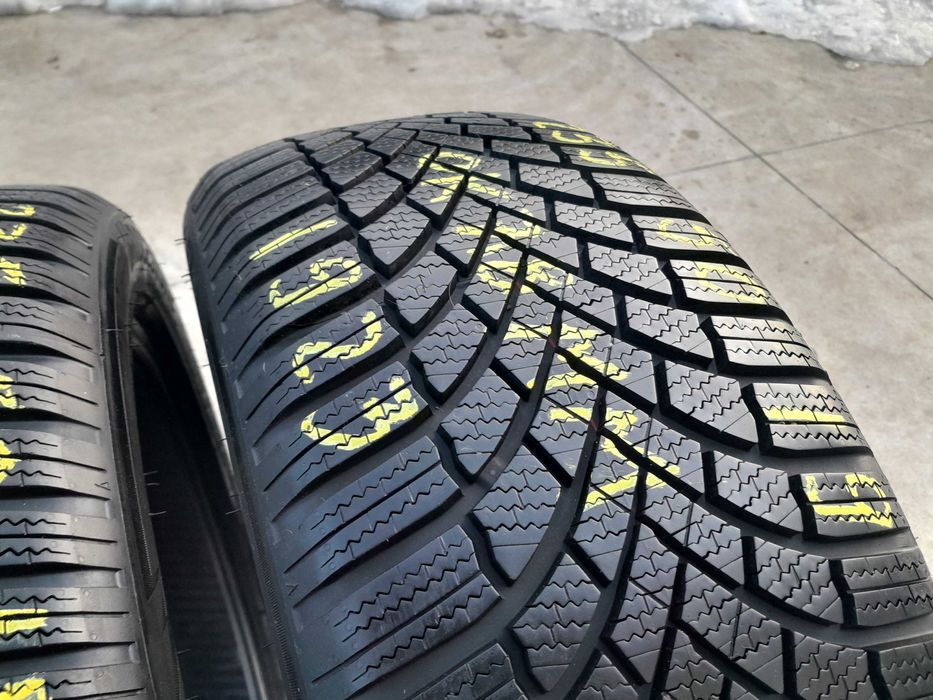 Doua anvelope iarna 235 50 19 bridgestone blizzak LM005 profil 7,8 mm