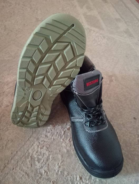 Специально рабочая обувь