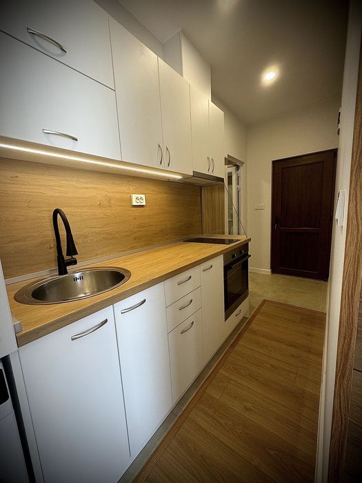 Дава се под наем Едностаен апартамент в Плевен, Широк център - 30 кв.м за 280.5 € - Снимка #1