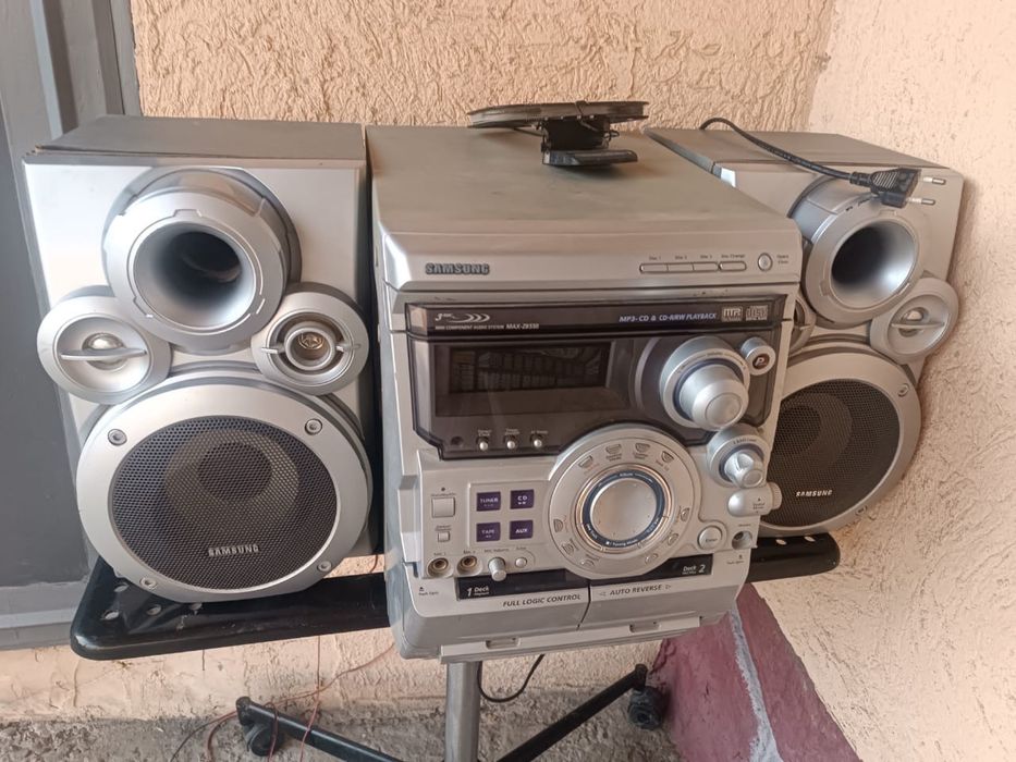 Музыкальный центр