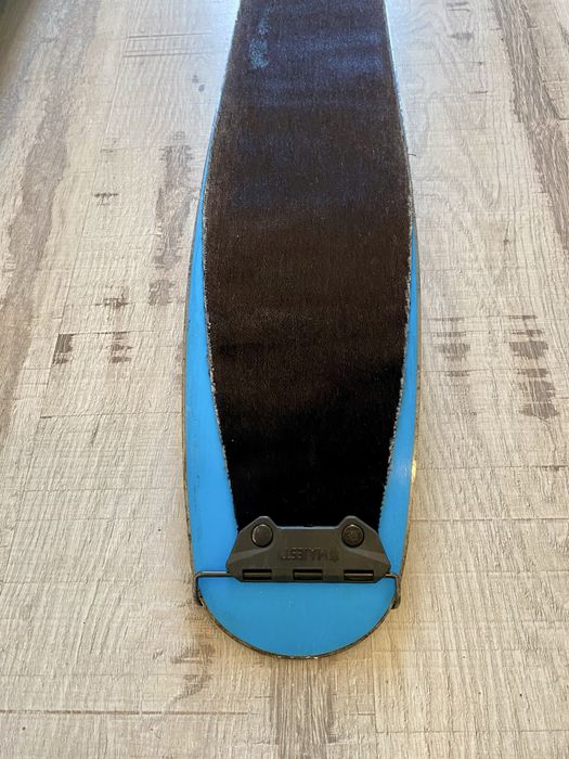 Schiuri de tura movement fast, tour ski cu piei de foca incluse.