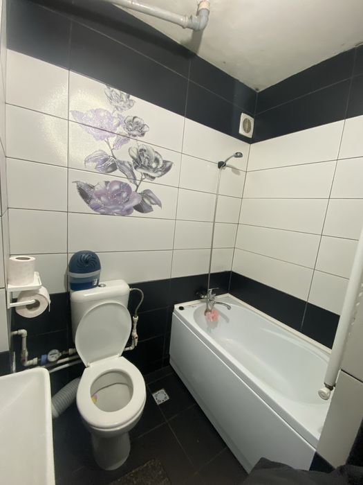 Inchiriez apartament