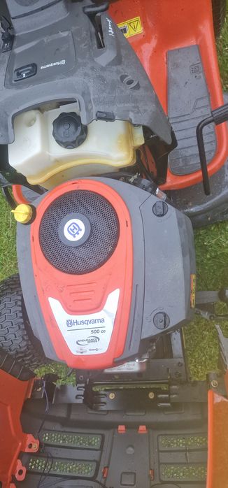 Vind două tractorase husqvarna