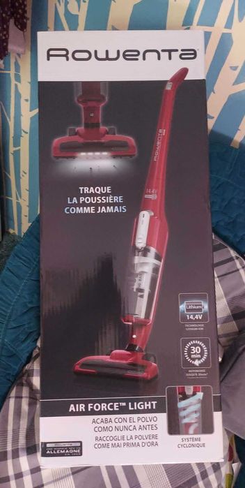 Aspirator vertical fără fir Rowenta Air Force Light RH6543WH