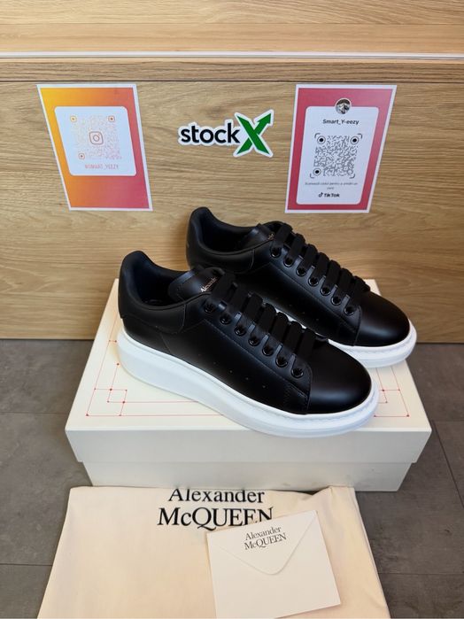Alexander McQueen Oversized Sneaker Black/White Poze Reale