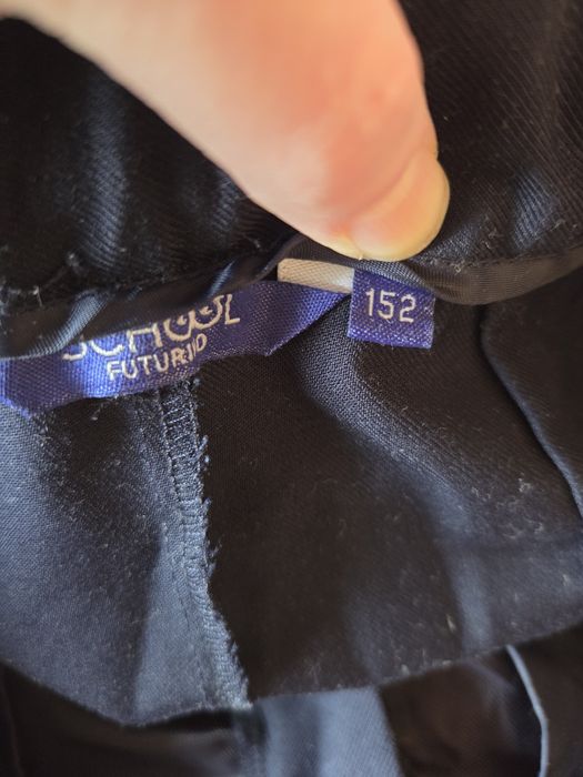 Продам школьные брюки 2 пары размер 152